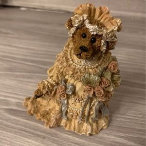 Boyds Bears & Friends Collection Bailey The Bride Bear Figurine #227712. Good c